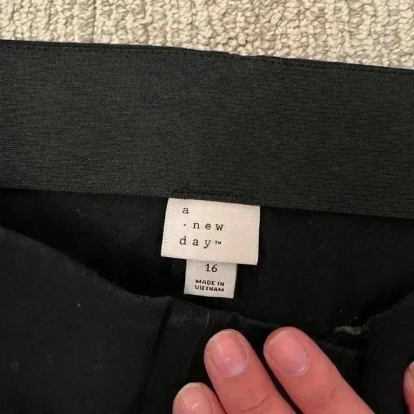 A new day (SZ 16) pull on jeans - Picture 4 of 6